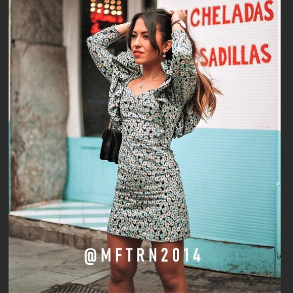 SOLD! BLOGGER FAVE! ZARA Floral Print Dress w/ Ruffles* - Picture 4 of 16